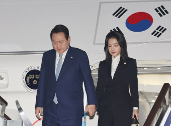 윤 대통령, 동남아 순방 마치고 귀국…정진석·이상민 등 마중