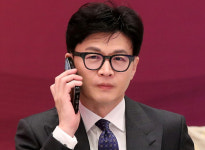 한동훈 장관 휴대전화 찾는데 형사들 출동…경찰 