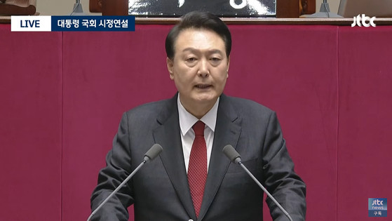 한국 지방 자치 단체, 탄핵 혼란 속 민생안정 대응에 총력 (86자)