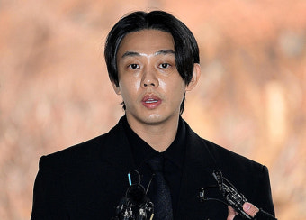 유아인 '첫 재판' 출석 