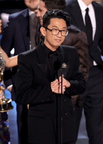 스티븐 연·이성진 '성난 사람들' 美 에미상 휩쓸었다…작품·주연상 등