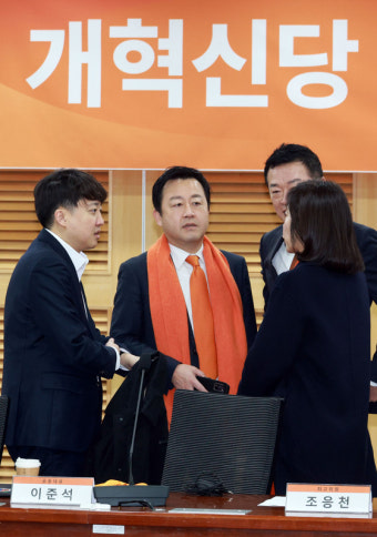 지지율 떨어지고, 이준석은 표 갉아먹고…민주당, 이러다 2012 총선 악몽 되풀이? [애널라이즈 정치]