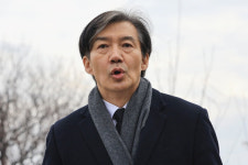 조국 출마하는 건 확실…당명에 조국 들어갈 것