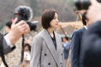 한효주, '지배종'서 카리스마 CEO 변신