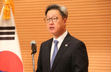 윤 대통령 동창 정재호 주중대사, 갑질 논란 이후 돌연 정례 브리핑 취소