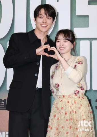 '살아있네' 장기용·'멜로장인' 천우희의 '히어로는 아닙니다만'[종합]