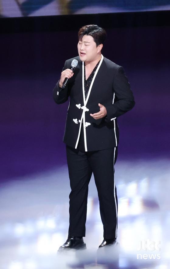 김호중, 남몰래 선행! 음주운전 김호중 따라하기 논란 확산