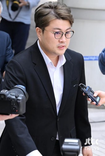 [현장]'구속 기로' 심문 마친 김호중, 그저 