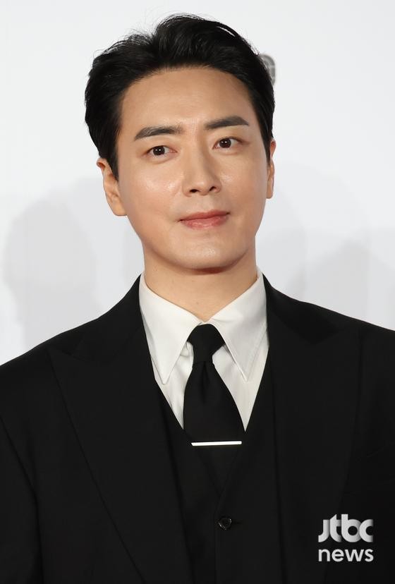 이준혁, 다니엘 크레뮤 모델 발탁! 남성 컴포트 캐주얼 무드 강조 예정