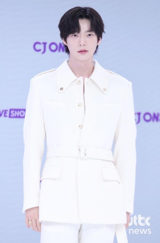 한예슬과 안재현, 모바일 라이브 커머스 도전에 기대가 모이다.