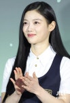 [단독] 김유정, '100일의 거짓말' 주인공‥'우영우' 감독과 호흡