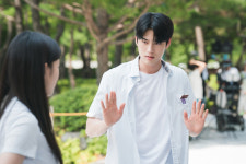 '사외다' 신예 홍민기 소년미와 성숙미 오간 꽃미모