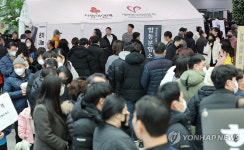 일반 조문객 무안스포츠파크 분향소 참배 부탁...무안공항 분향소 혼잡