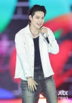 JAY B, 관록으로 골든웨이브 무대 장악