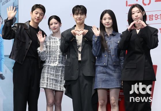 오구 커플의 로맨스, 8% 시청률 돌파! 언젠가는 슬기로울 전공의생활 안정적인 인기!