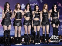 키키·베이비몬스터 등2025 SBS 가요대전 Summer 블루카펫 비주얼 눈길