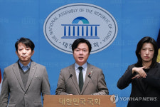 여야 '설 밥상 의제 싸움'…