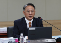 출범 191일 만에 방미통위 첫 회의…위원들 모두발언 보니