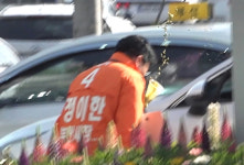 '피습 자작극' 정이한 검찰 송치...