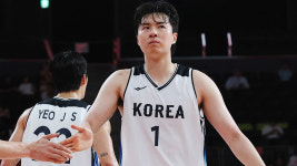 석점슛 '쏙쏙' 꽂은 이현중…이란 꺾고 12년 만 결승행