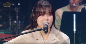[더 시즌즈-최정훈의 밤의 공원] 싱어송라이터 최유리, 동경하던 무대 출연 기념 특별노래!