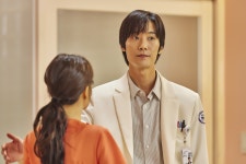 넷플릭스 정신병동의 아침을 지키는 사람들.. 장률-이이담-이상희-박지연-전배수-김종태