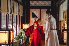 [혼례대첩 12회예고] 로운-조한철, 비밀 만남...“이 독대가 조선을 뒤흔들 것인가!”
