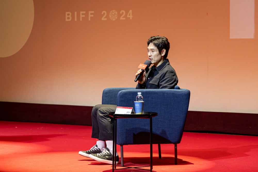 배우 설경구, 매니저와 함께 1인 기획사 액터스99 설립, 새로운 도전에 응시 (90글자)