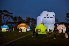 넥슨, 잠실 롯데월드몰 잔디광장에 ‘메이플스토리’ 아트벌룬 전시