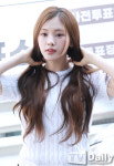 [TD포토] 사전투표소 찾은 이현 비주얼 여신