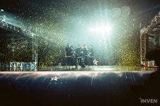 [돌발포토] 6년만의 우승, 롱주 게이밍이 트로피를 들던 날의 사진 기록