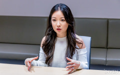 [오버워치] "Nerf This!" 북미 성우 샬렛 정이 말하는 D.Va