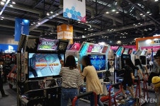 [PlayX4] 펌프 잇 업으로 신나는 댄스 한 판! - 안다미로 부스 풍경기