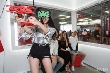 한 해 30만 명 찾았다  송도 몬스터 VR 1주년 성과 공개