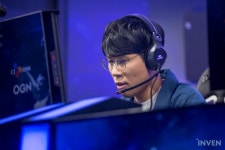 [로열 로더스] 끝까지 집중력 발휘한 '손절장인', B조 승자전 진출