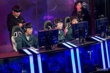 [현장포토] 로열 로더스 첫 우승컵 주인공 잘먹고갑니다', 치열했던 현장 풍경은?