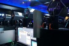 장비탓 불가능한 최고급 PC방? 로지텍 G PC Cafe