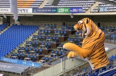 [기획] 축구장에 게이밍 의자를? 국내 가구 전문 기업, 린백의 행보
