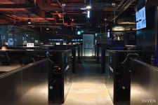 프로게이머가 쓰는 의자는? 롤파크를 가득 채운 시크릿랩 게이밍 의자