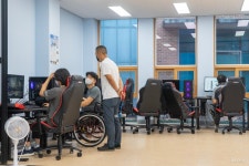 [르포] 장애인만을 위한 첫 e스포츠 센터, 직접 가봤습니다
