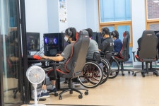 [르포] 장애인만을 위한 첫 e스포츠 센터, 직접 가봤습니다