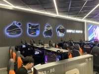 강남 한복판에 생긴 메이플스토리 테마 PC방, 메이플아지트