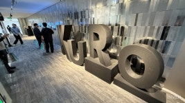 [포토] 퍼니싱과 명조 팬이면 성지순례각? 새롭게 단장한 쿠로 게임즈