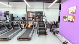 [포토] 퍼니싱과 명조 팬이면 성지순례각? 새롭게 단장한 쿠로 게임즈