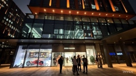 [포토] 퍼니싱과 명조 팬이면 성지순례각? 새롭게 단장한 쿠로 게임즈