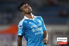 K리그 포항스틸러스와 계약한 푸마, 시안블루 살릴까?