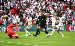 [유로] '크로스 두 골' 잉글랜드, 독일에 2-0 승리
