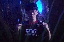 [롤드컵] 정점, 그 아래 선 DK-EDG, 양 팀이 연습 중인 챔피언은?