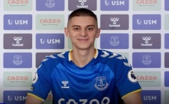 [오피셜] 에버턴, 22세 풀백 비탈리 미콜렌코 영입