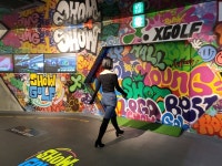 연습장이야? 클럽이야?..쇼골프타운, MZ세대 겨냥 힙한 분위기로 변신